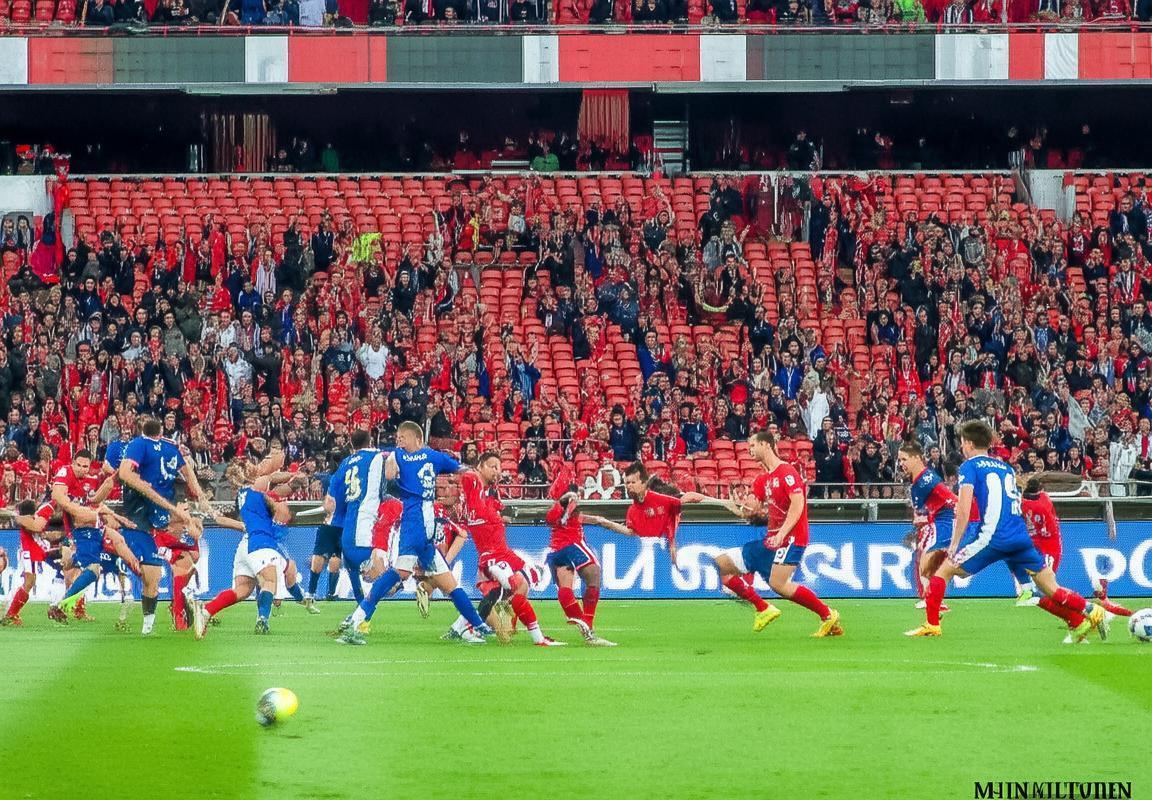 巴伦西亚vs埃瓦尔：西甲激战战术对决解析及球星风采(图1)